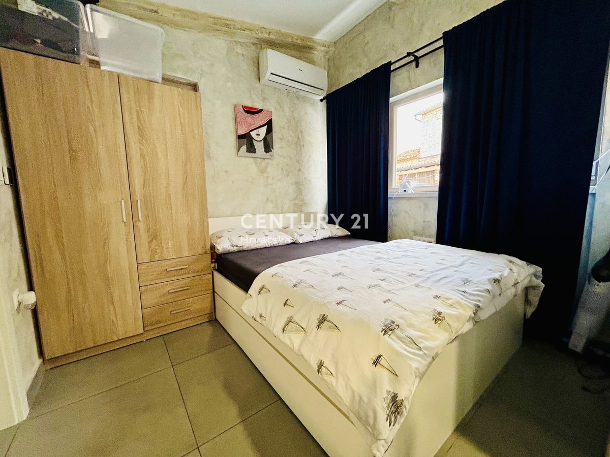 POREČ, VIŠNJAN, RENOVIRANA KAMENA HIŠA IN DVA STUDIO APARTMAJA