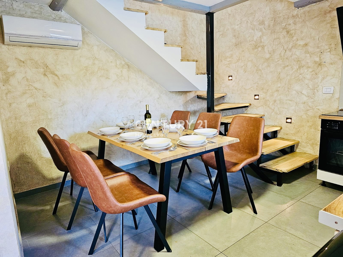 POREČ, VIŠNJAN, RENOVIRANA KAMENA HIŠA IN DVA STUDIO APARTMAJA