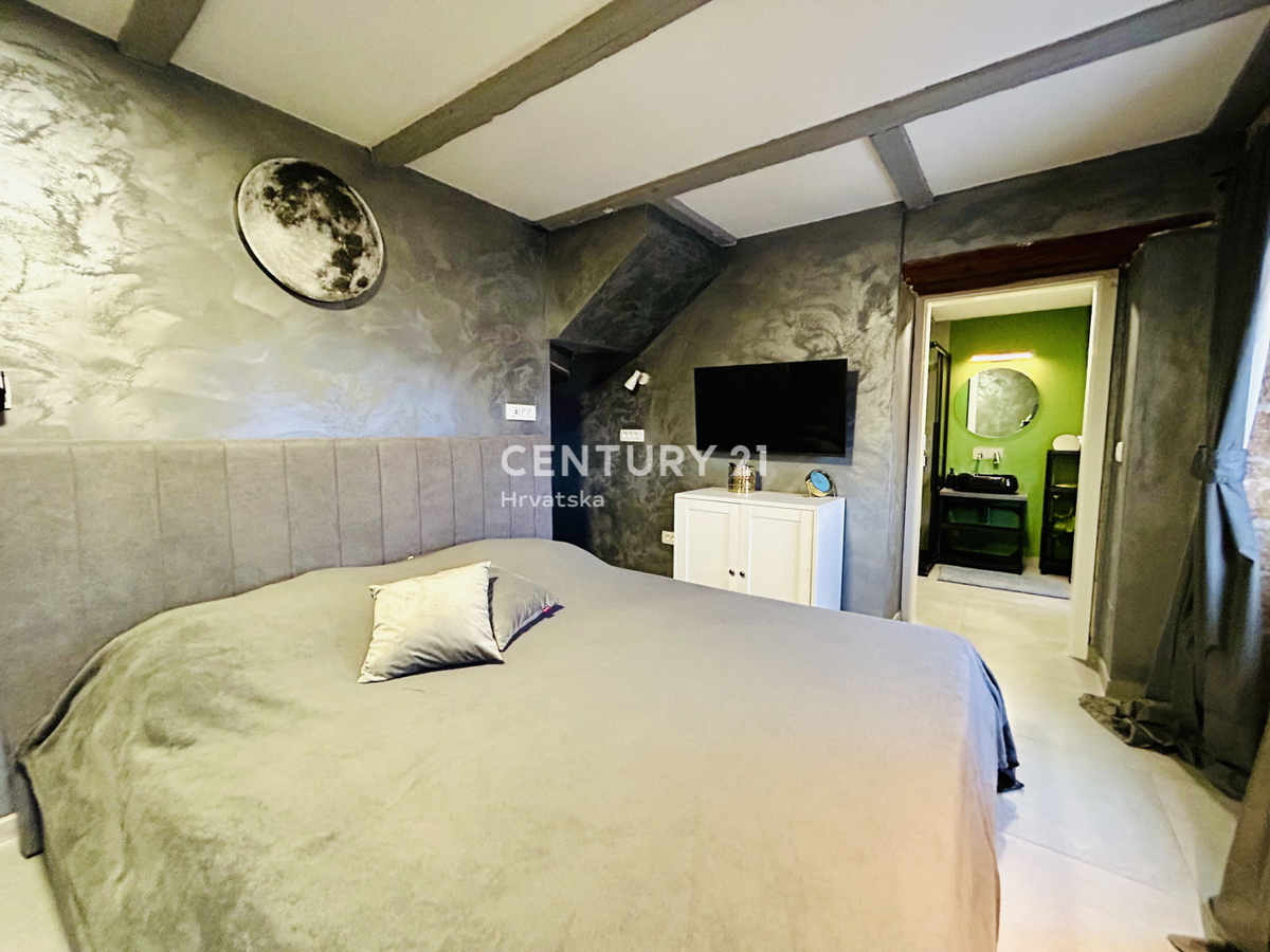 POREČ, VIŠNJAN, RENOVIRANA KAMENA HIŠA IN DVA STUDIO APARTMAJA