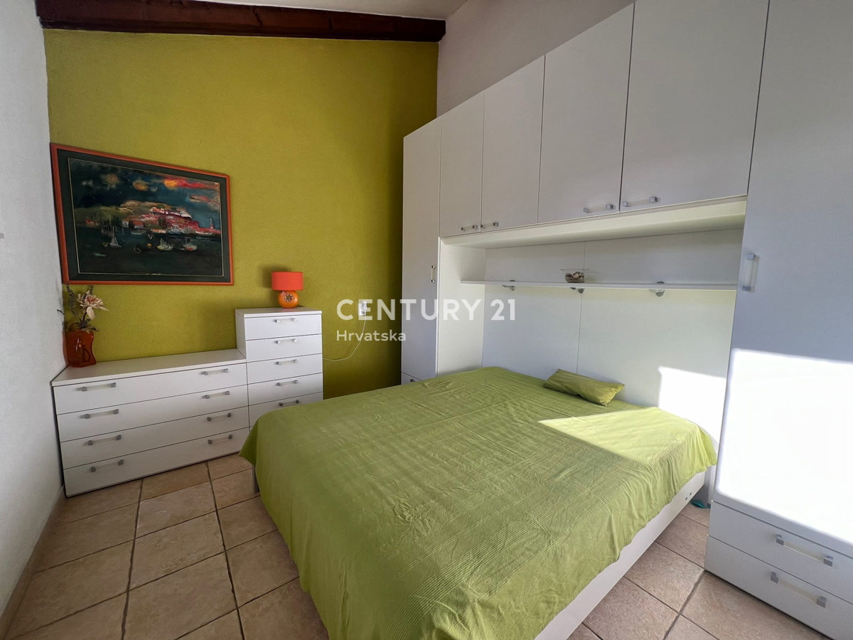Poreč, Červar Porat, popolnoma renoviran stan 300 metrov od morja