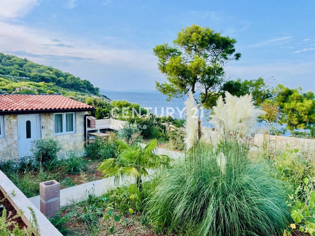 LOŠINJ, ODLIČNO STANOVANJE V PRVEM NADSTROPJU, PRVI VRSTNI RED DO PLAŽE IN MORJA