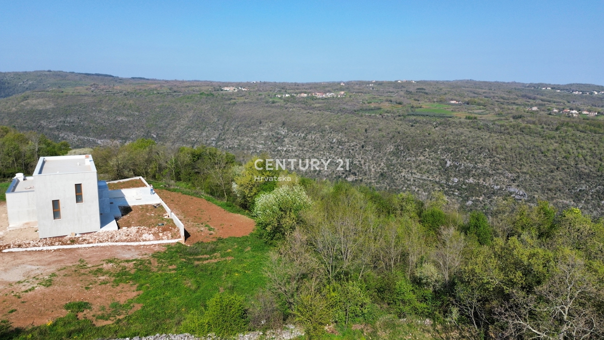 LABIN, OKOLICA, HIŠA NA MIRNI LOKACIJI, S OTVORENIM POGLEDOM NA NARAVO