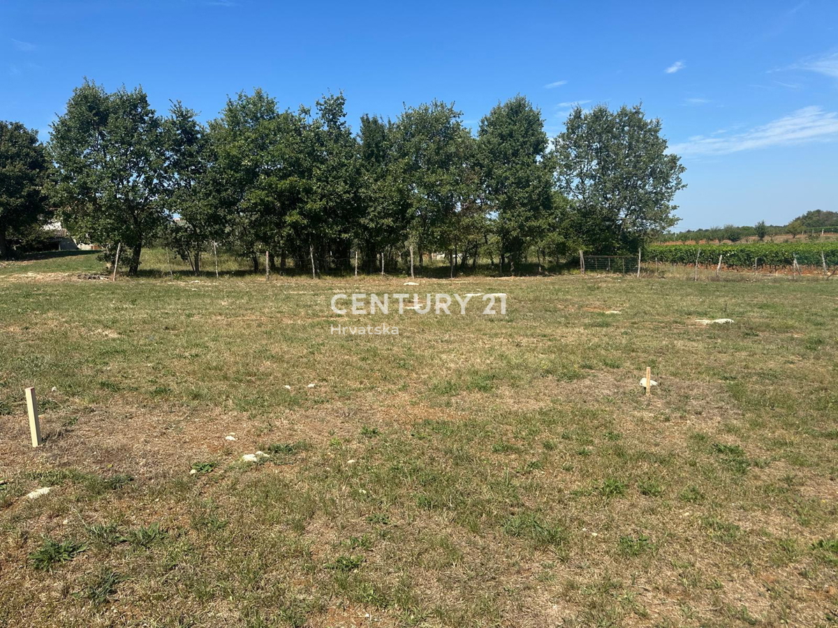 POREČ, LEPO GRADBENO ZEMLJIŠČE