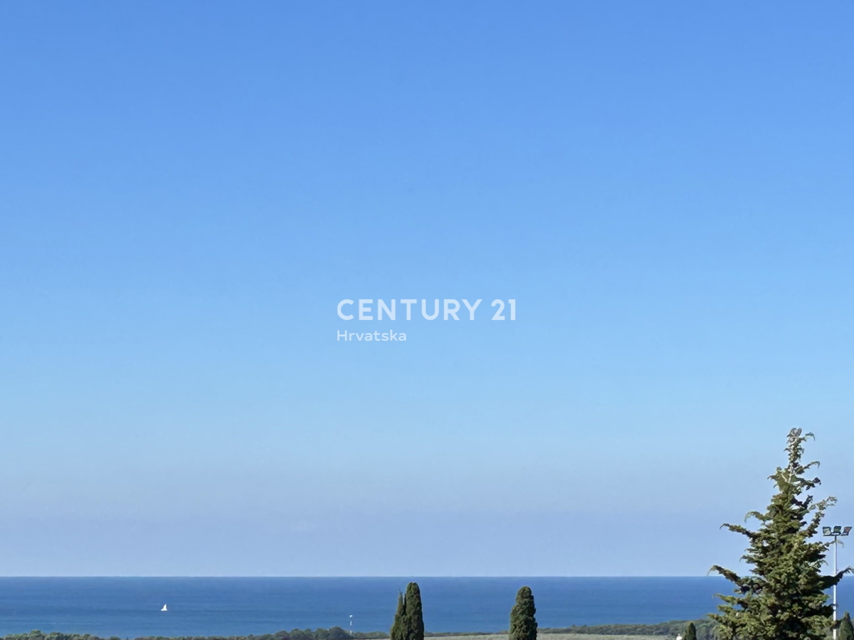 POREČ, OKOLICA, PENTHOUSE S PANORAMSKIM IN ODPRTIM RAZGLEDOM NA MORJE