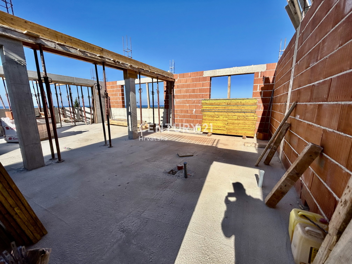 POREČ, OKOLICA, PENTHOUSE S PANORAMSKIM IN ODPRTIM RAZGLEDOM NA MORJE