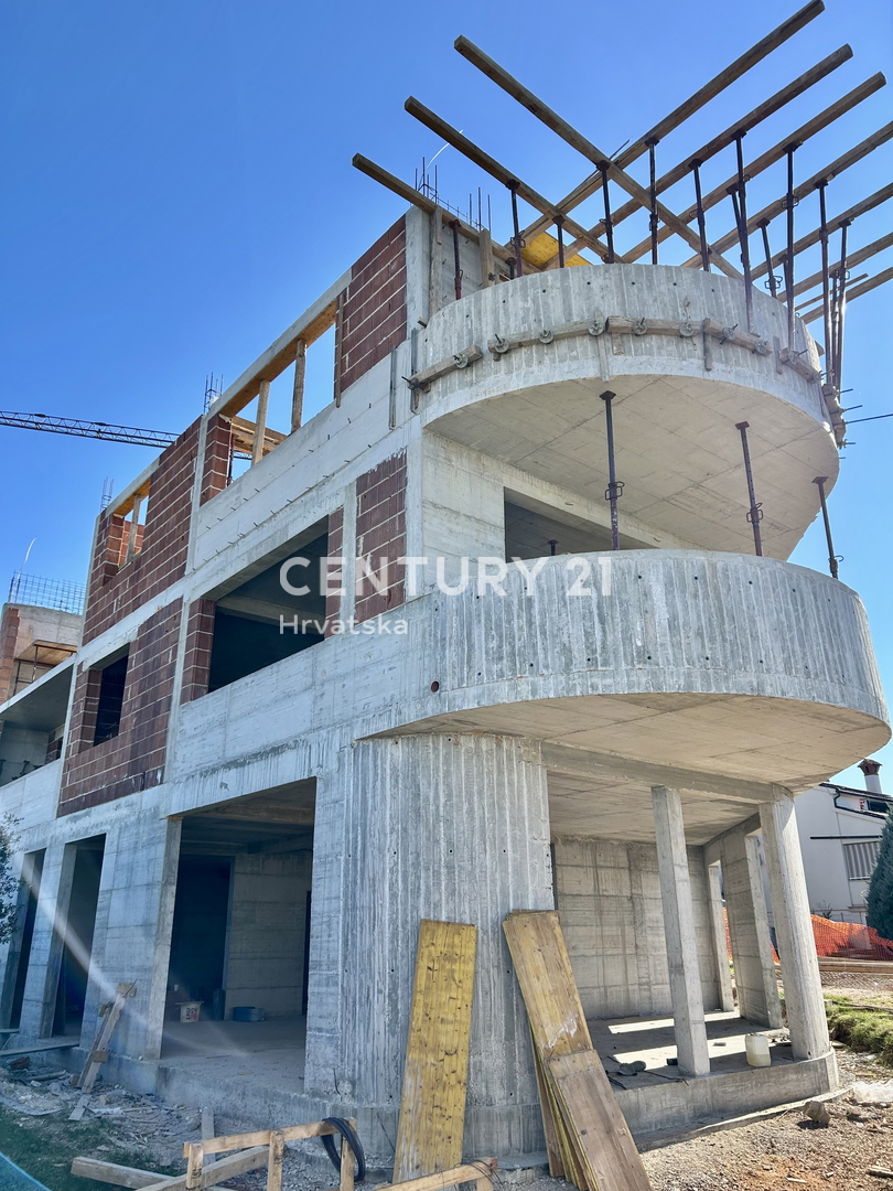 POREČ, OKOLICA, PENTHOUSE S PANORAMSKIM IN ODPRTIM RAZGLEDOM NA MORJE