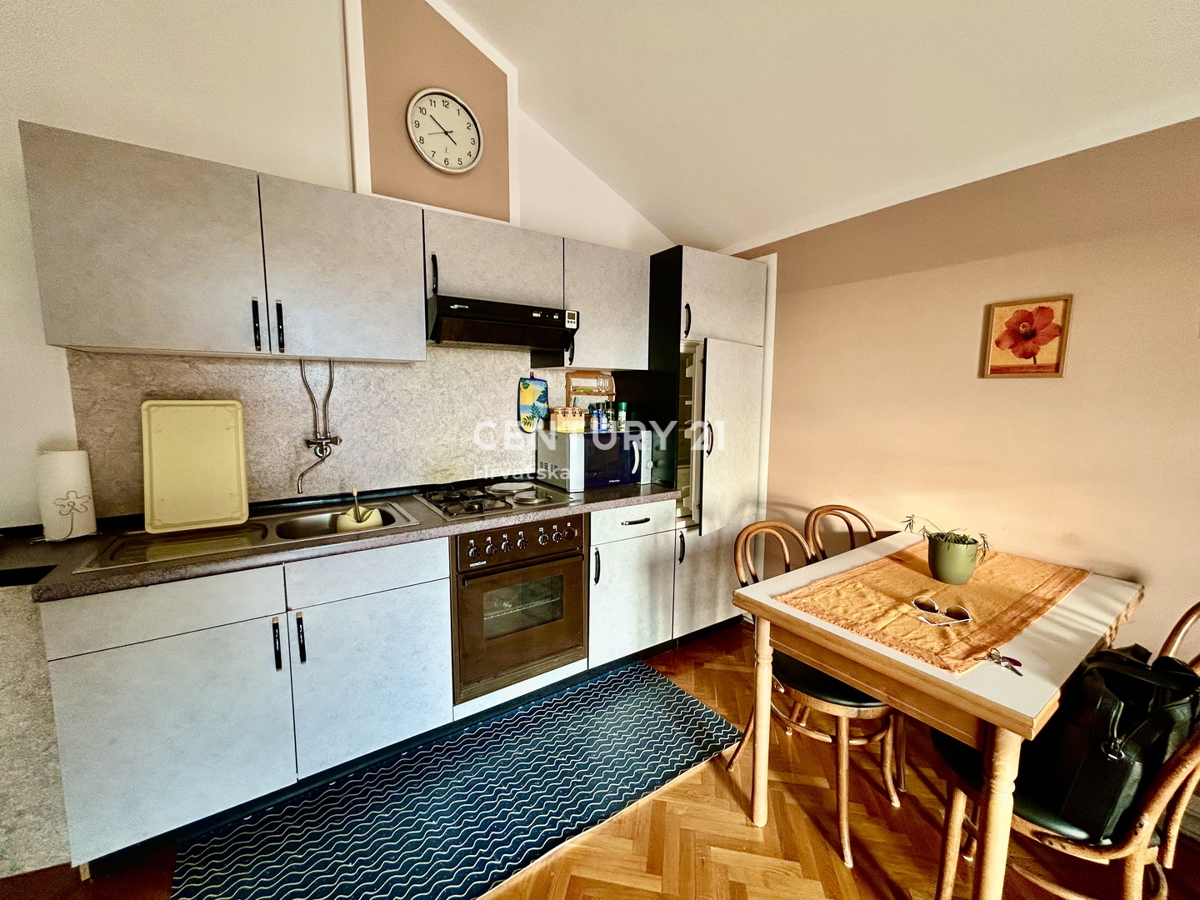 ROVINJ, CENTER, STANOVANJE S PANORAMSKIM RAZGLEDOM NA MORJE