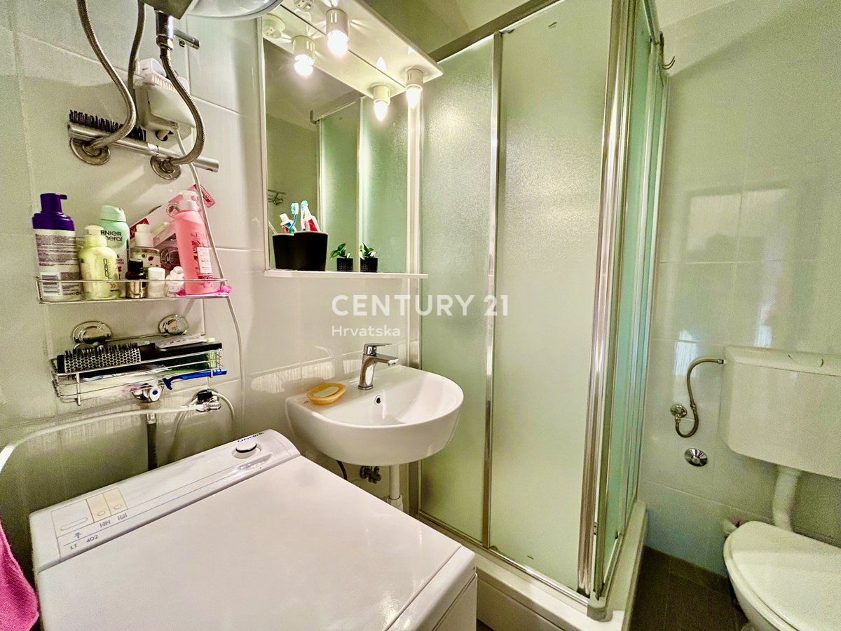 ROVINJ, CENTER, STANOVANJE S PANORAMSKIM RAZGLEDOM NA MORJE