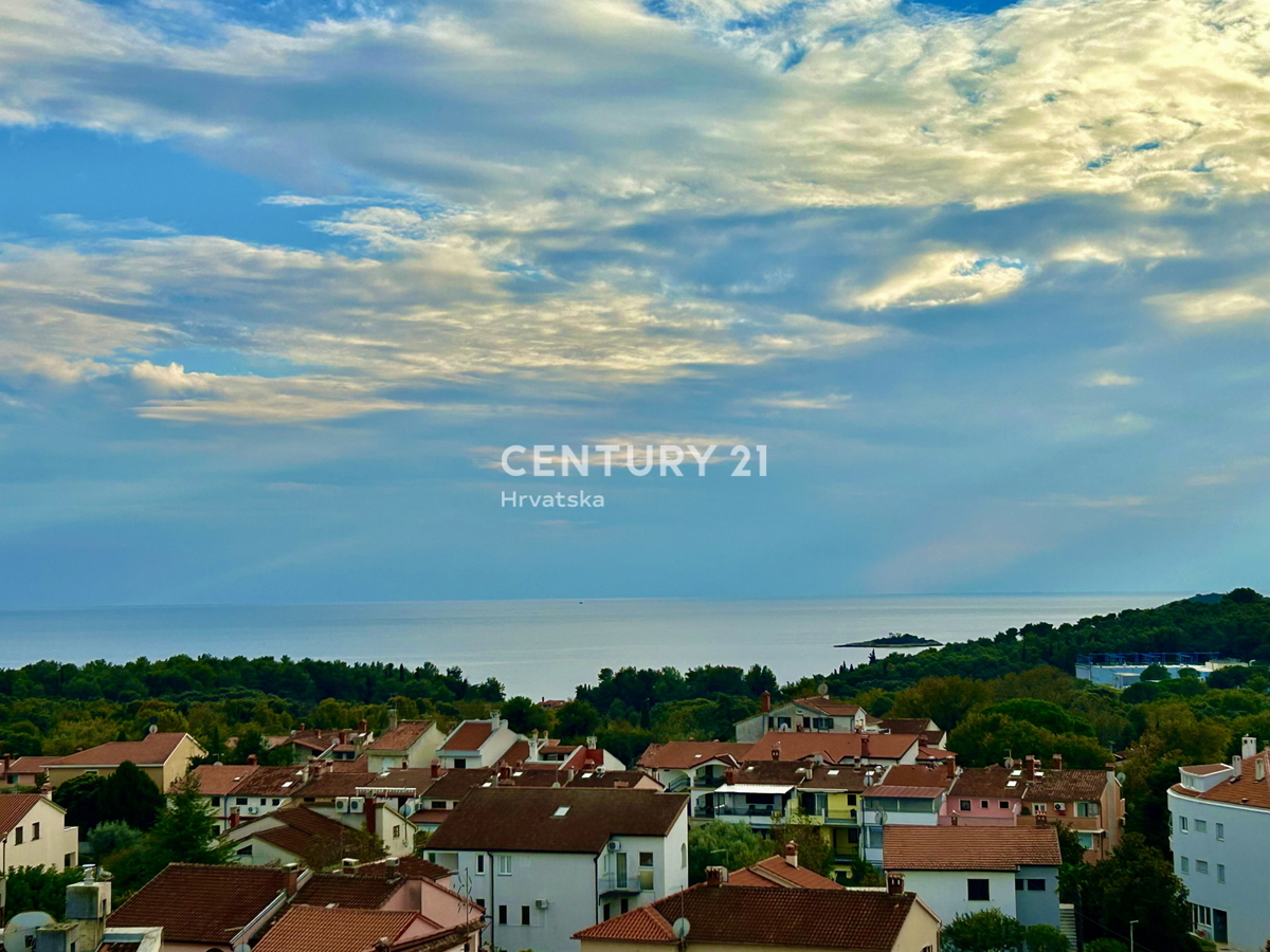 ROVINJ, CENTER, STANOVANJE S PANORAMSKIM RAZGLEDOM NA MORJE
