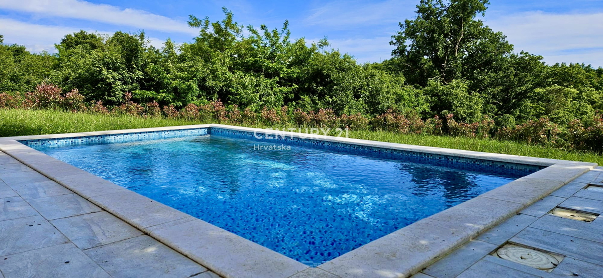 Žminj, okolica, šarmantna pritlična hiša obdana z naravo