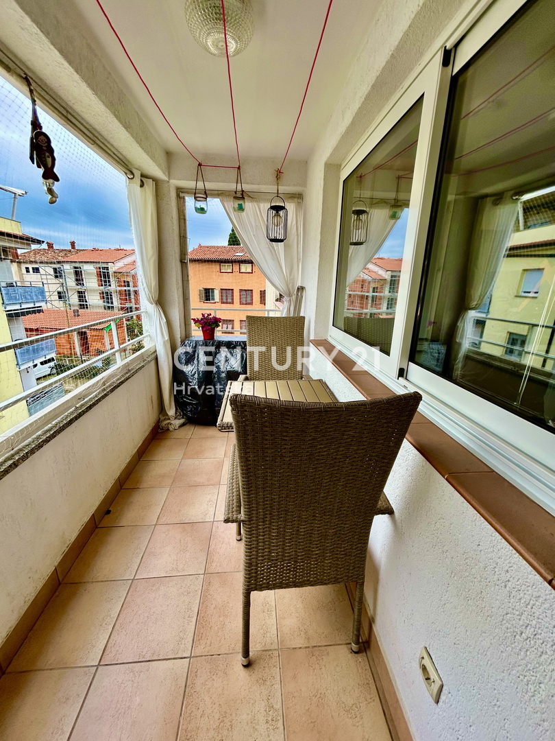 ROVINJ, ODLIČNO IN PRENOVLJENO DVOSTANOVANJSKO NADMETNO PRENOVLJENO STANOVANJE