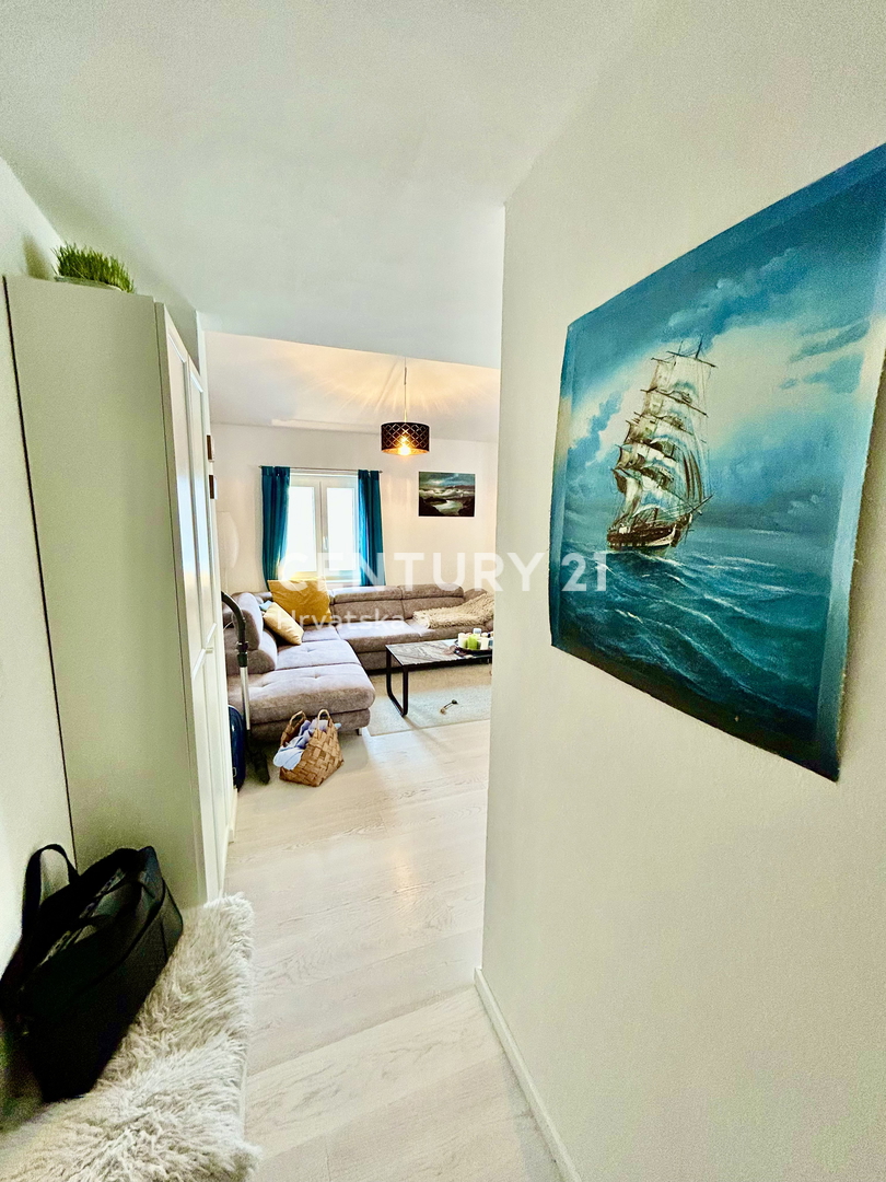 ROVINJ, ODLIČNO IN PRENOVLJENO DVOSTANOVANJSKO NADMETNO PRENOVLJENO STANOVANJE