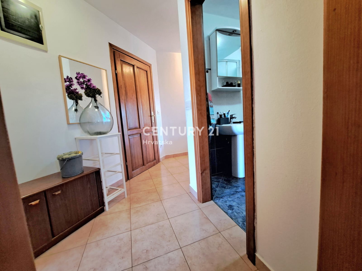 POREČ, DVOSTANOVANJSKO STANOVANJE