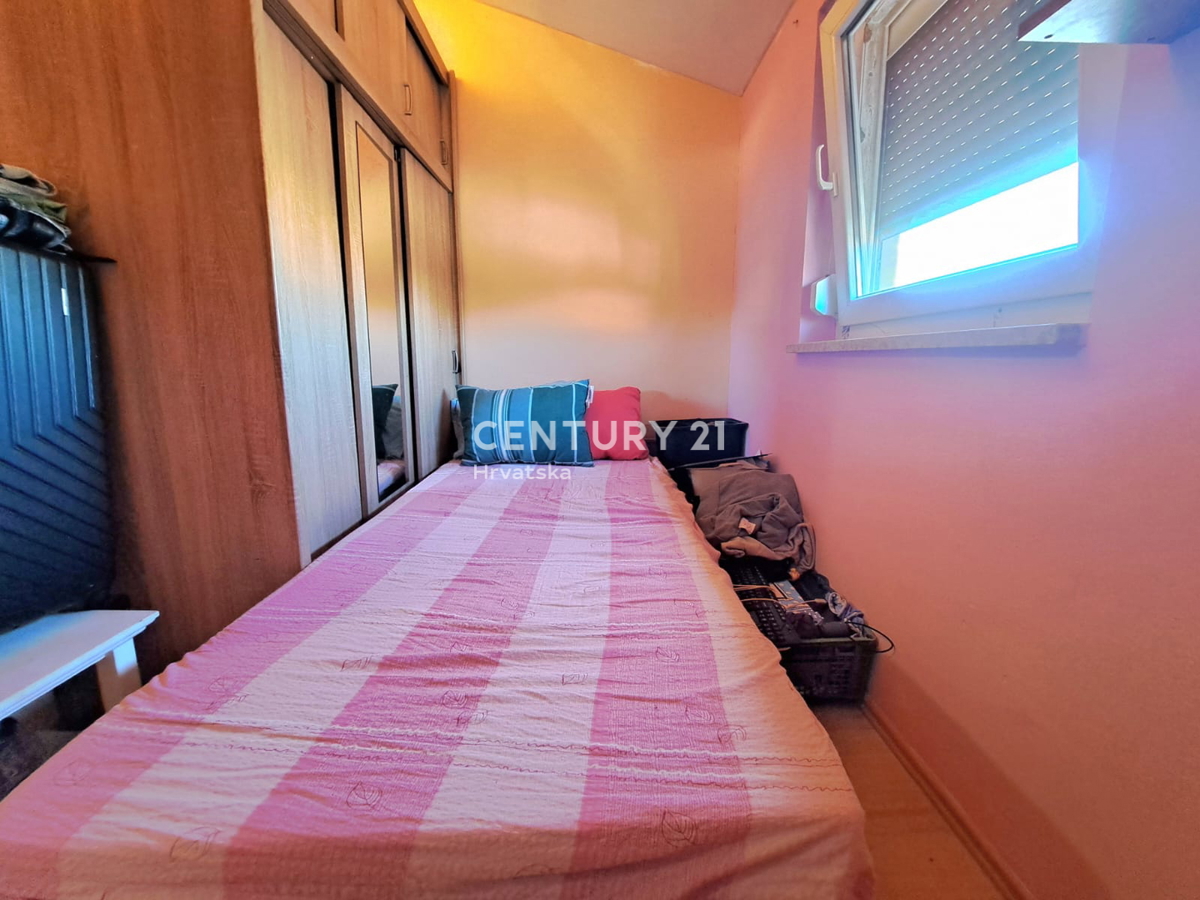 POREČ, DVOSTANOVANJSKO STANOVANJE