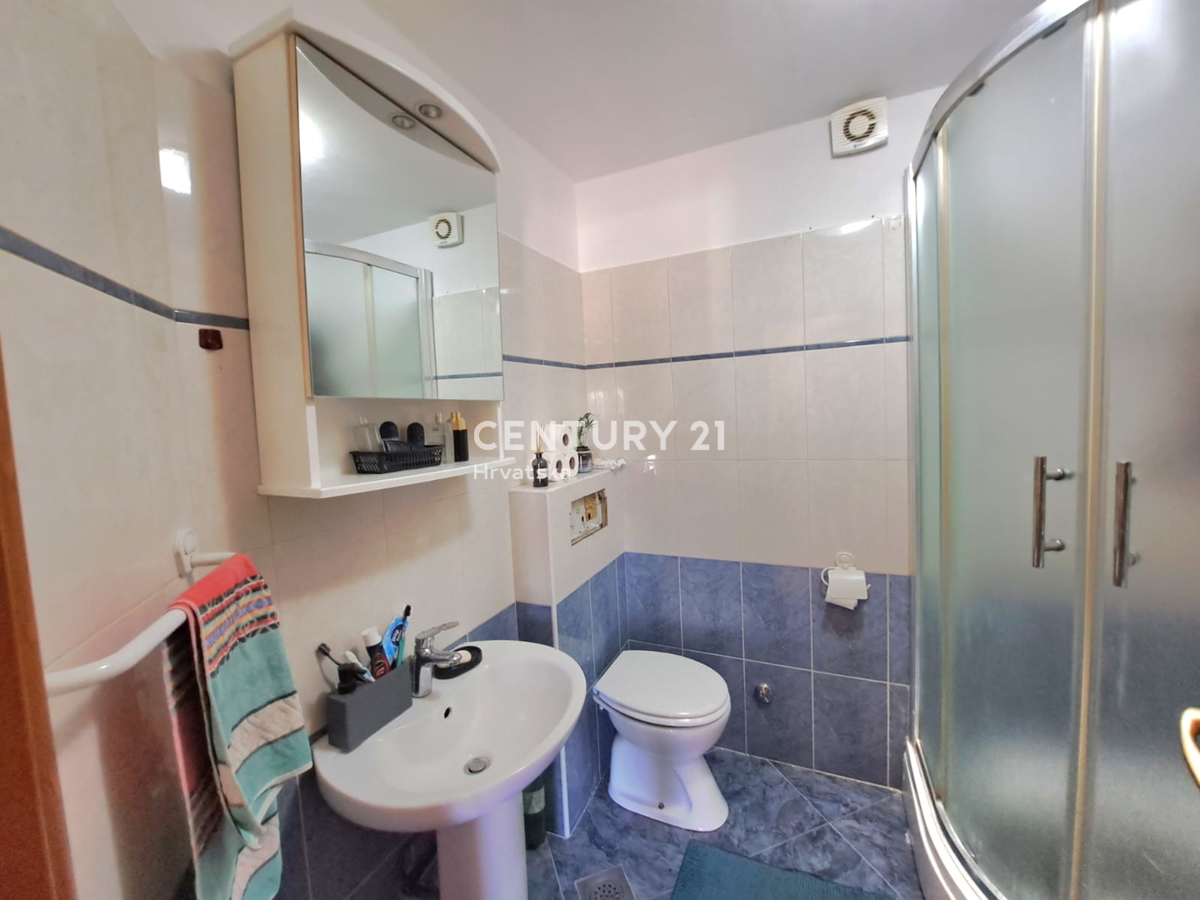 POREČ, DVOSTANOVANJSKO STANOVANJE