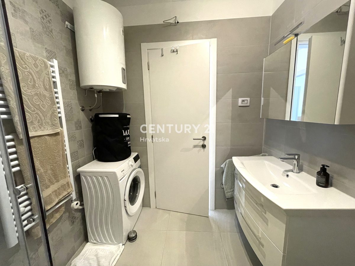 Medulin, dvoprostorsko stanovanje na odlični lokaciji