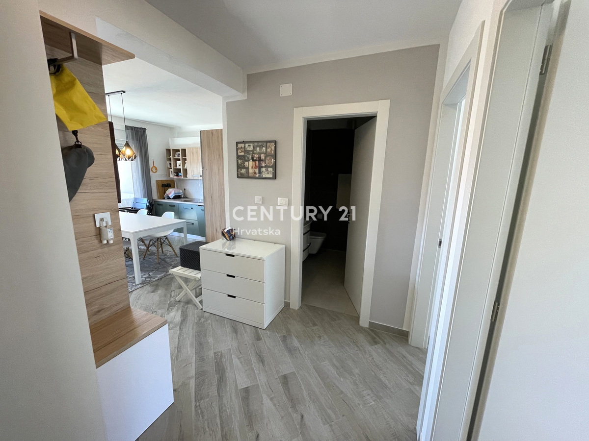 Medulin, dvoprostorsko stanovanje na odlični lokaciji