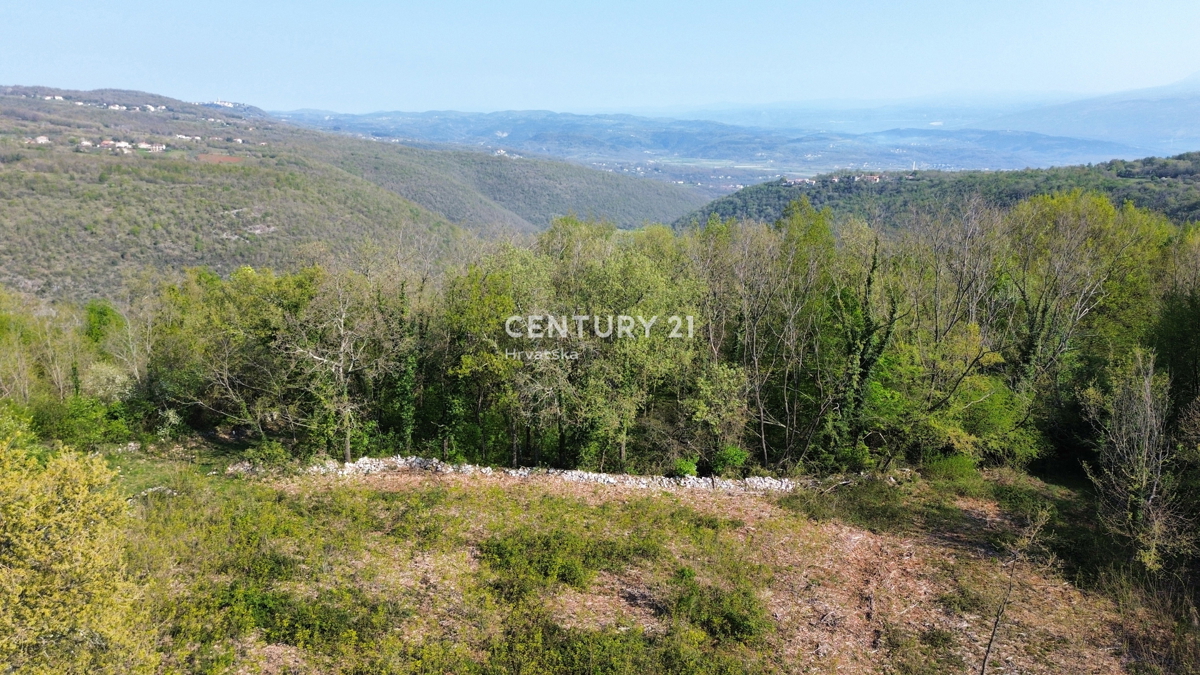 LABIN, OKOLICA, GRADBENI ZEMLJIŠČE Z ODPRTIM POGLEDOM, ZADNJE V GRADBENI CONI
