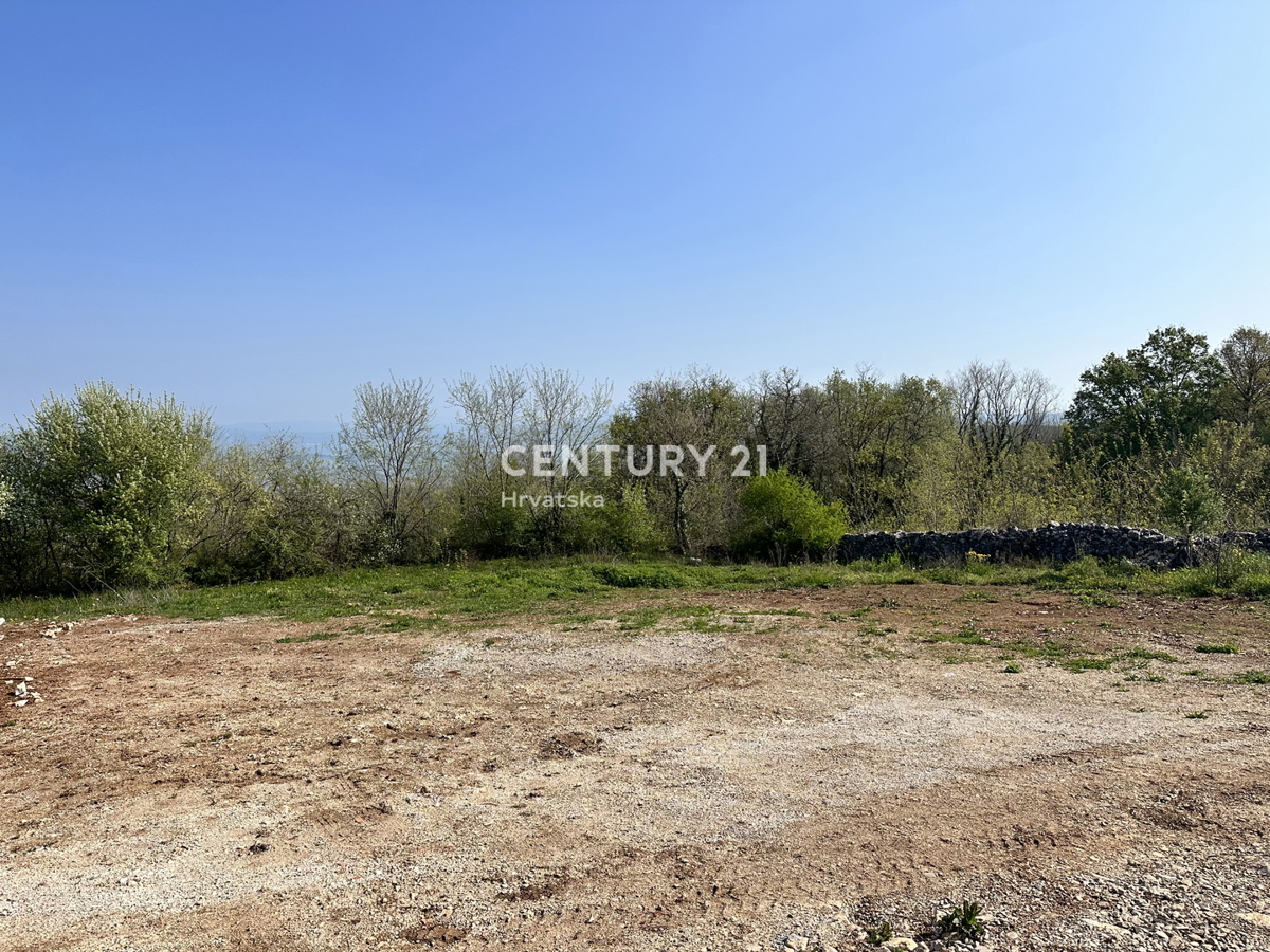 LABIN, OKOLICA, GRADBENI ZEMLJIŠČE Z ODPRTIM POGLEDOM, ZADNJE V GRADBENI CONI