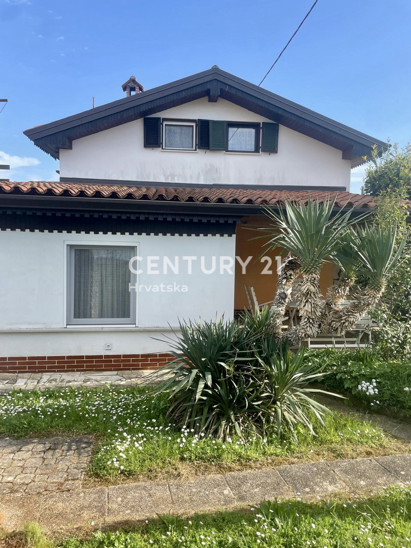 UMAG, OKOLICA, HIŠA SAMO 80 METROV OD PLAŽE IN MORJA