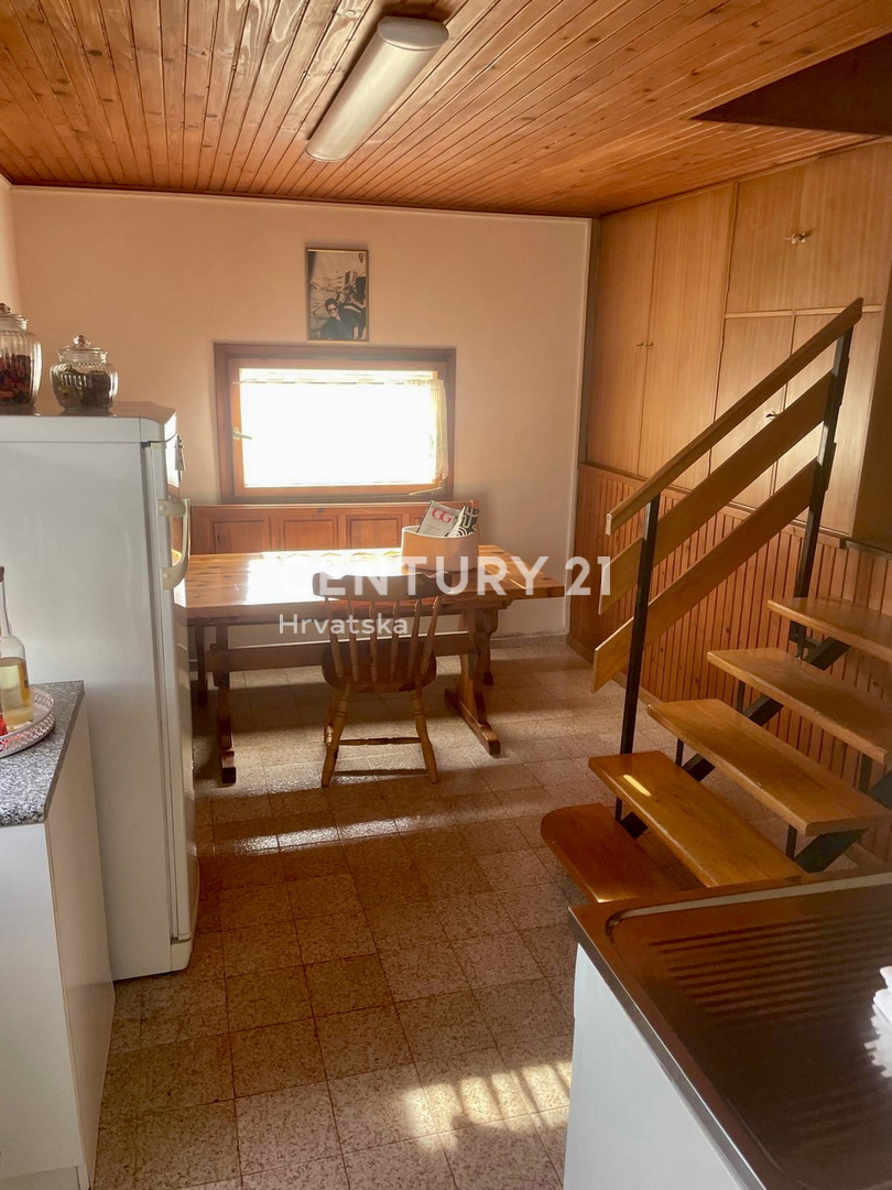 UMAG, OKOLICA, HIŠA SAMO 80 METROV OD PLAŽE IN MORJA