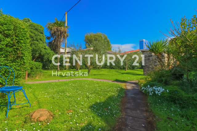 UMAG, OKOLICA, HIŠA SAMO 80 METROV OD PLAŽE IN MORJA