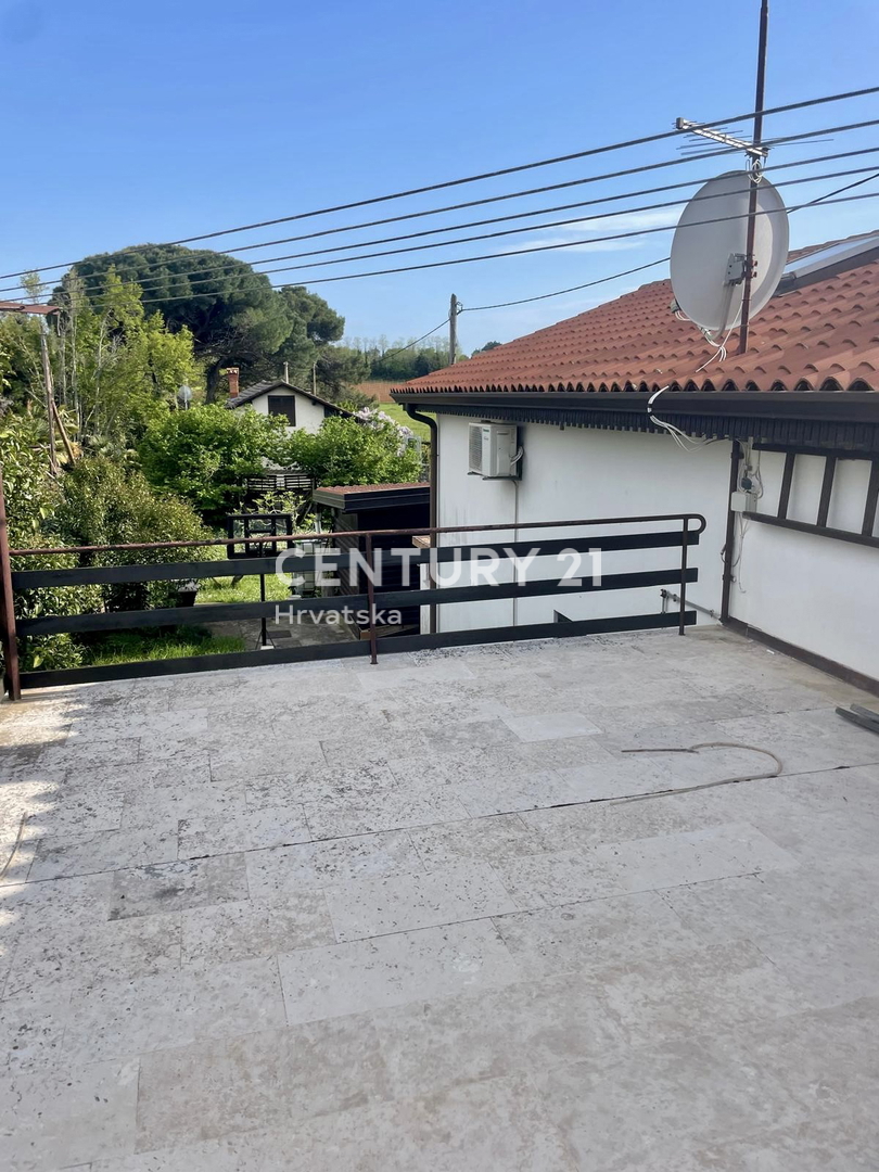 UMAG, OKOLICA, HIŠA SAMO 80 METROV OD PLAŽE IN MORJA