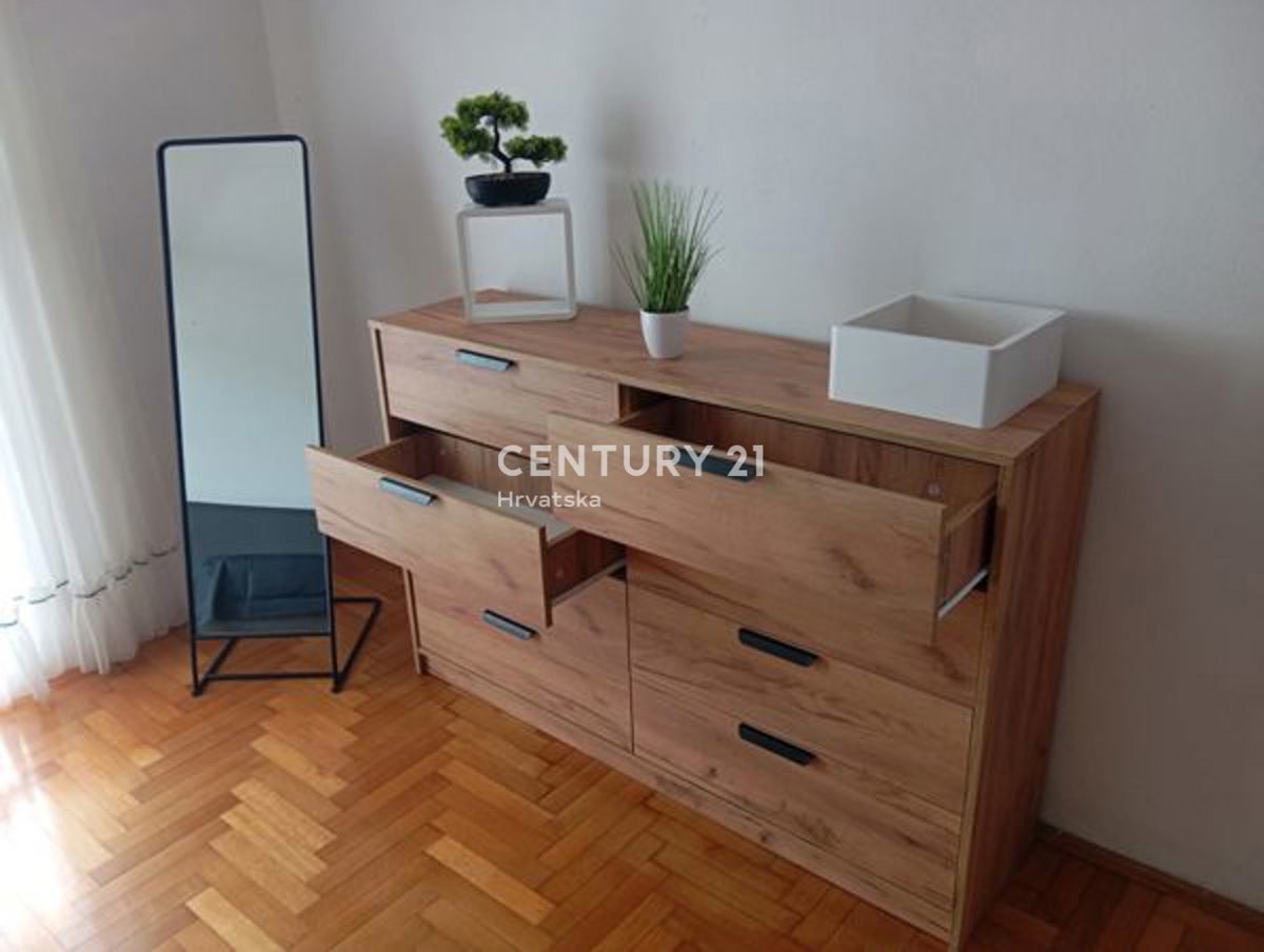 PULA, PRODAJA ENOSOBNEGA STANOVANJA, BLIZINA MORJA