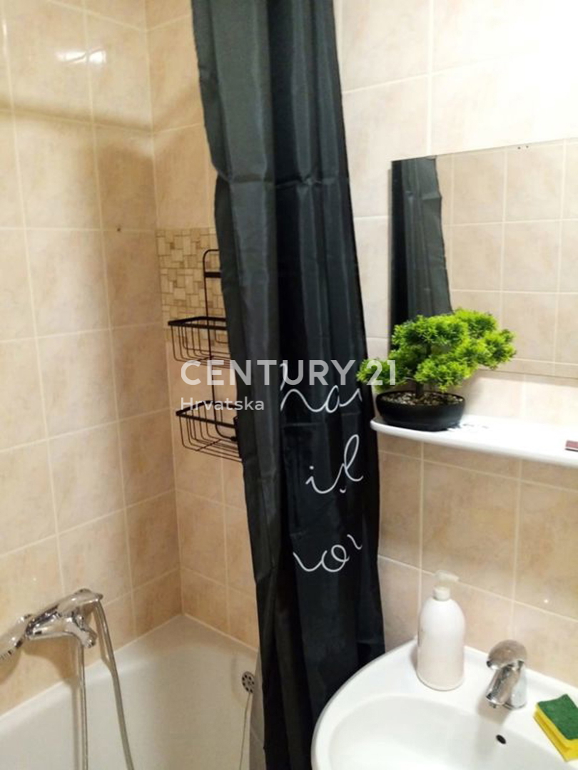 PULA, PRODAJA ENOSOBNEGA STANOVANJA, BLIZINA MORJA