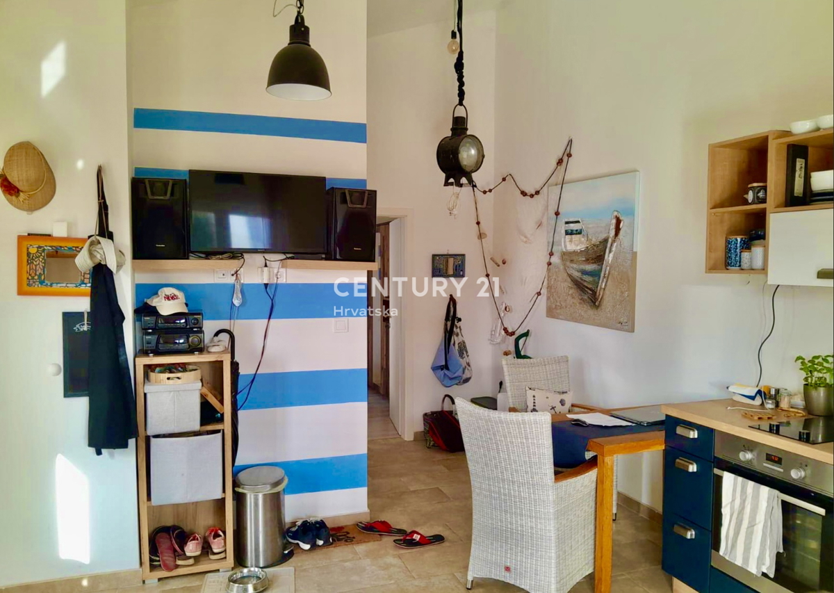 BARBARIGA, OKOLICA, HIŠA LE 800 METROV OD MORJA Z RAZGLEDOM NA MORJE