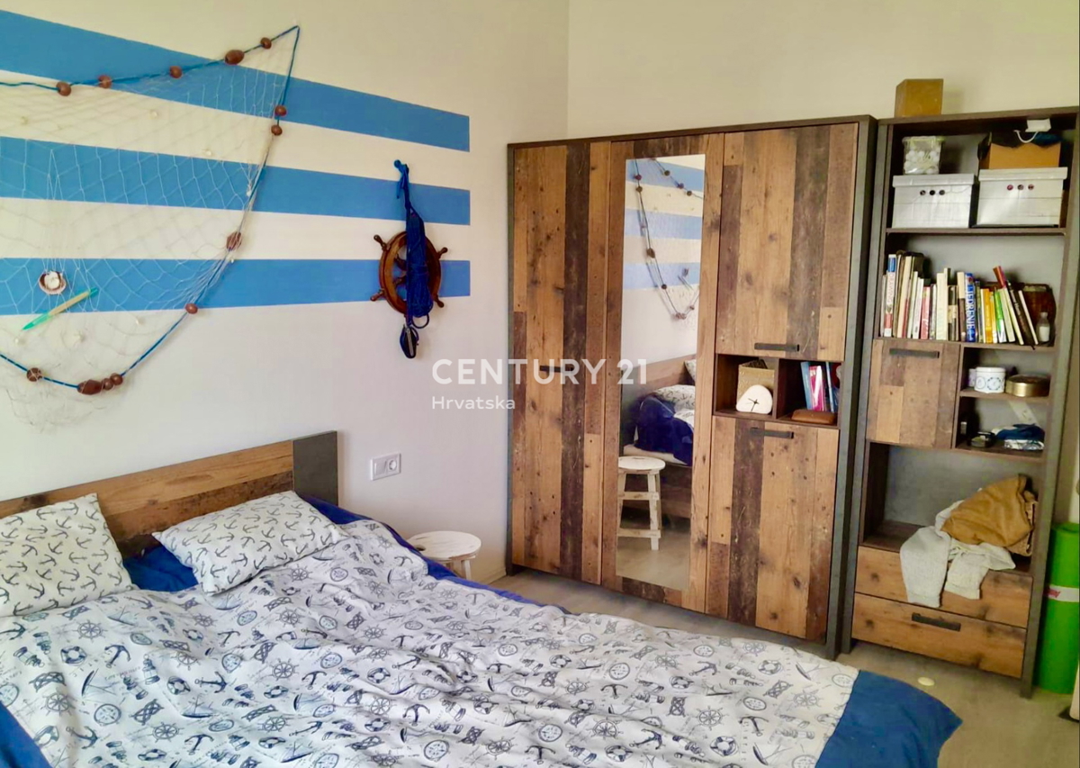 BARBARIGA, OKOLICA, HIŠA LE 800 METROV OD MORJA Z RAZGLEDOM NA MORJE