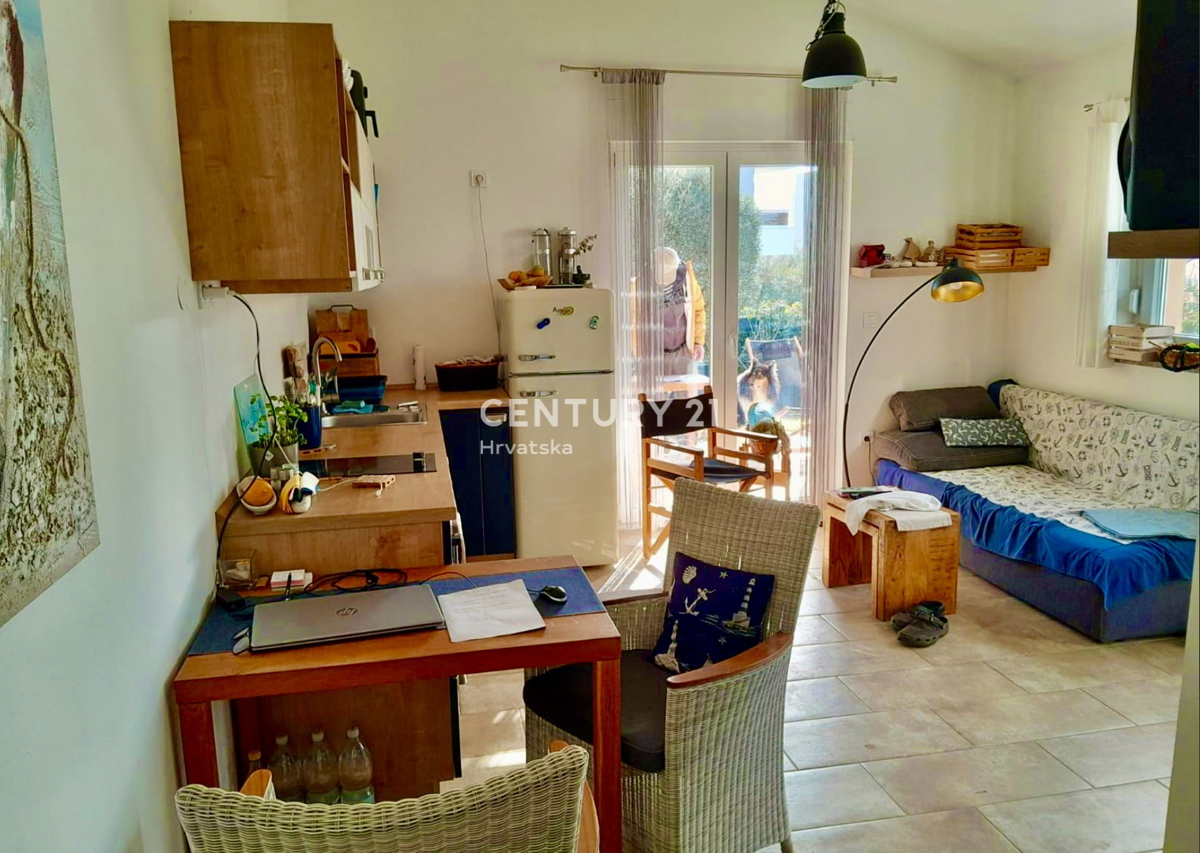 BARBARIGA, OKOLICA, HIŠA LE 800 METROV OD MORJA Z RAZGLEDOM NA MORJE