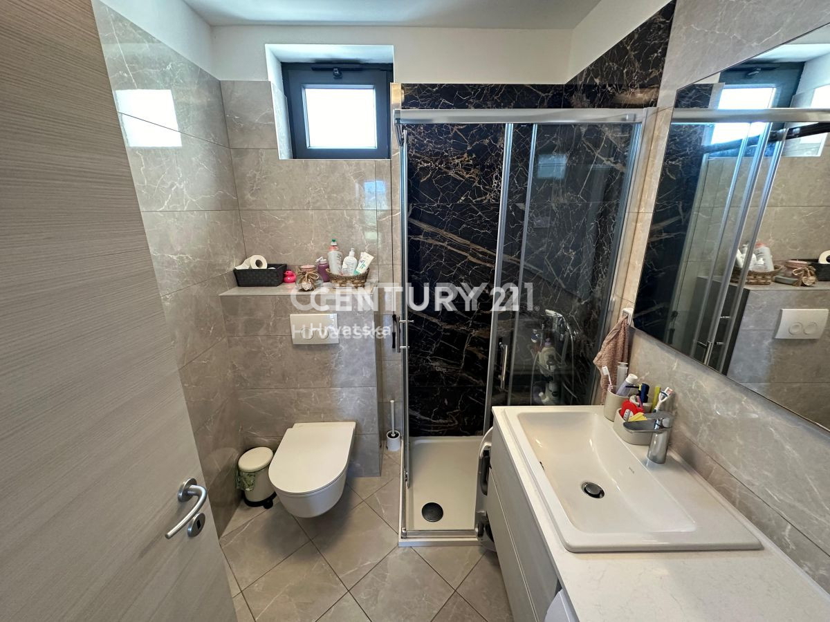 Prodaja, stanovanje, štirisobno, Istarska županija, Novigrad