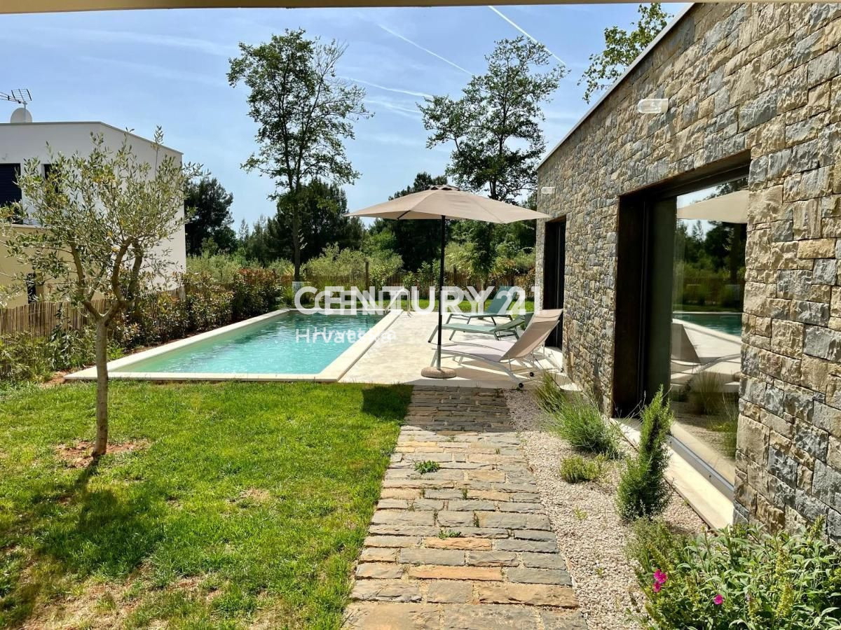 TAR, VABRIGA, ROMANTIČNA HIŠA MODERNEGA DIZAJNA, MORJE 1 KM