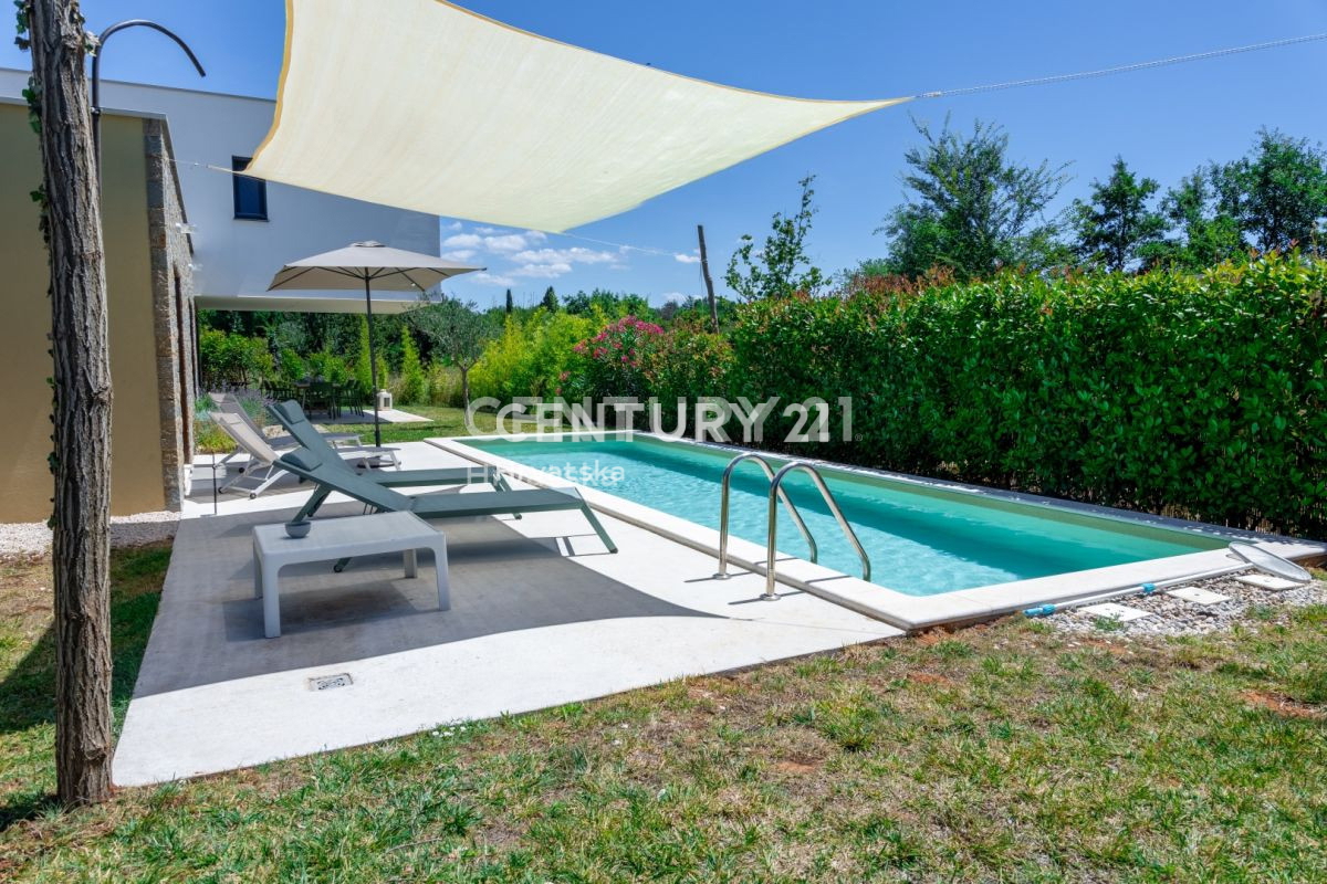 TAR, VABRIGA, ROMANTIČNA HIŠA MODERNEGA DIZAJNA, MORJE 1 KM