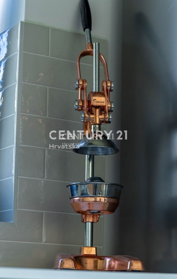 TAR, VABRIGA, ROMANTIČNA HIŠA MODERNEGA DIZAJNA, MORJE 1 KM