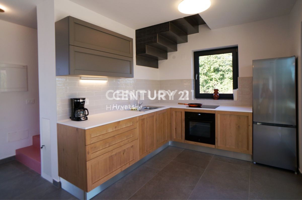 TAR, VABRIGA, ROMANTIČNA HIŠA MODERNEGA DIZAJNA, MORJE 1 KM