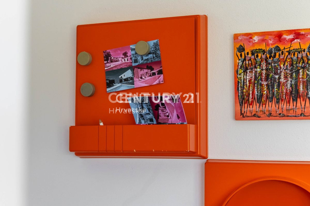 TAR, VABRIGA, ROMANTIČNA HIŠA MODERNEGA DIZAJNA, MORJE 1 KM