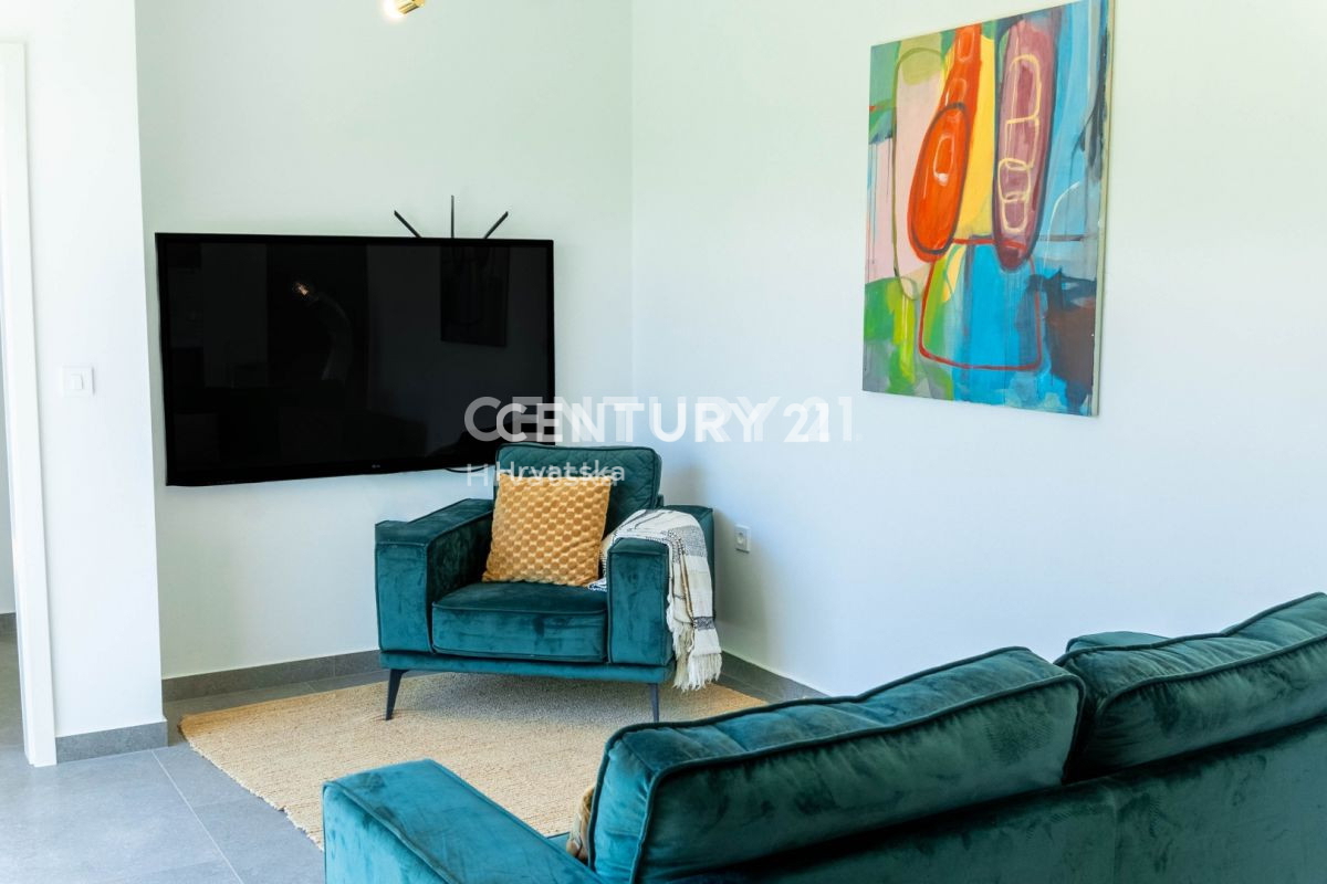 TAR, VABRIGA, ROMANTIČNA HIŠA MODERNEGA DIZAJNA, MORJE 1 KM