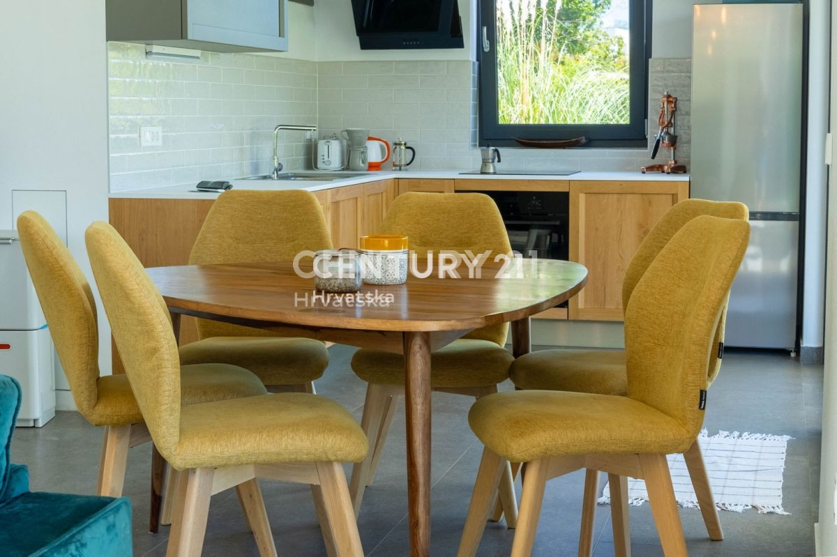 TAR, VABRIGA, ROMANTIČNA HIŠA MODERNEGA DIZAJNA, MORJE 1 KM