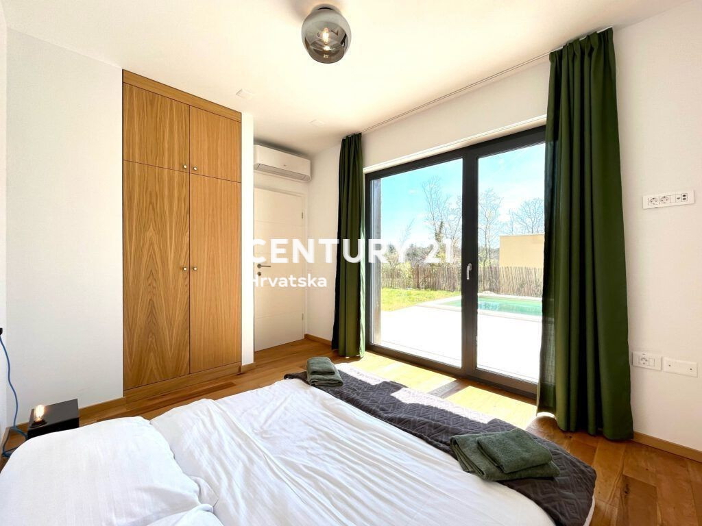 TAR, VABRIGA, ROMANTIČNA HIŠA MODERNEGA DIZAJNA, MORJE 1 KM