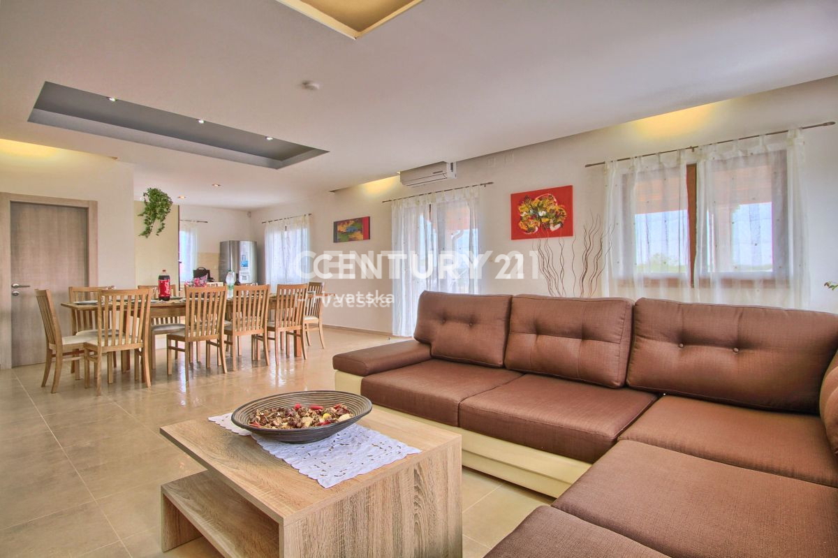 Prodaja, hiša, samostojna, Istarska županija, Svetvinčenat