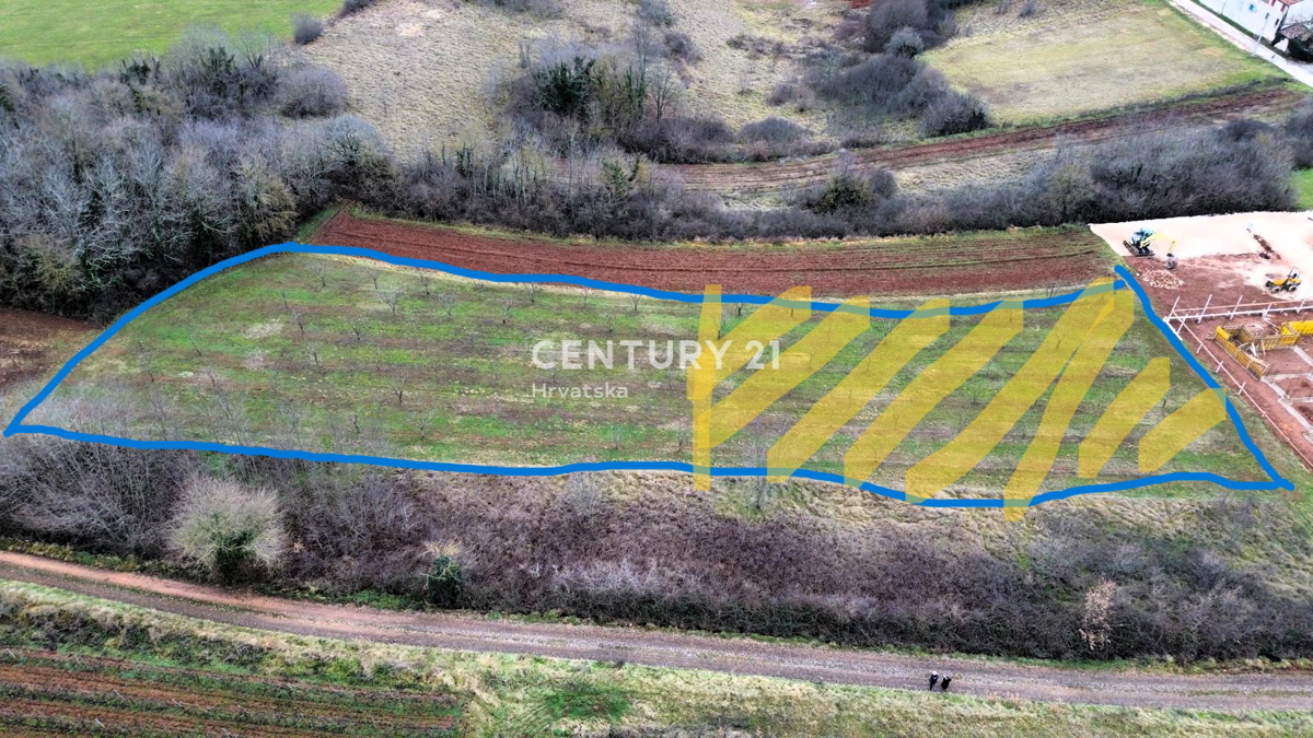 VIŽINADA, PRODAJA GRADBENEGA IN KMETIJSKEGA ZEMLJIŠČA