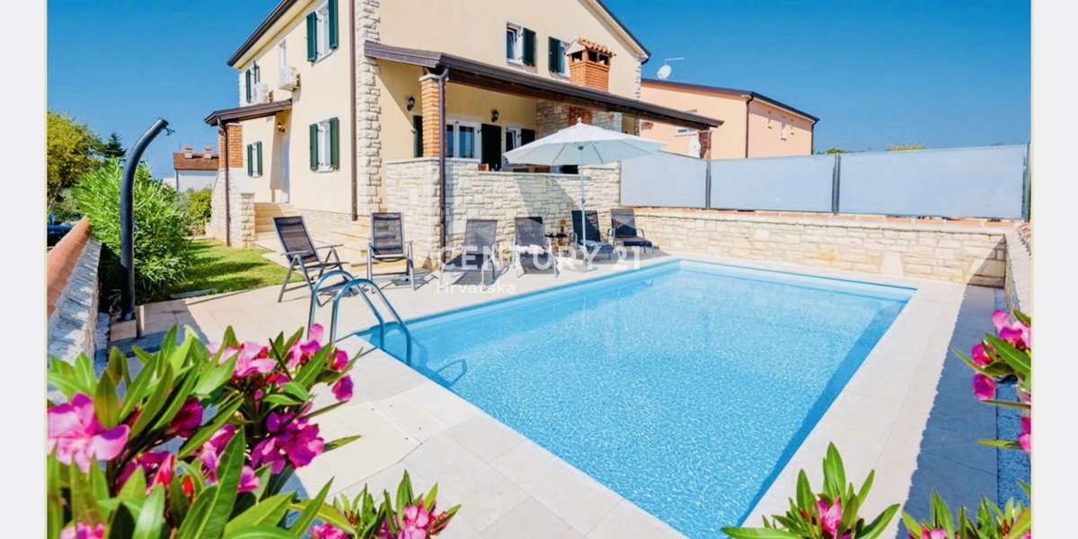 UMAG, OKOLICA, DVOJNA HIŠA SAMO 150 METROV OD PLAŽE IN MORJA