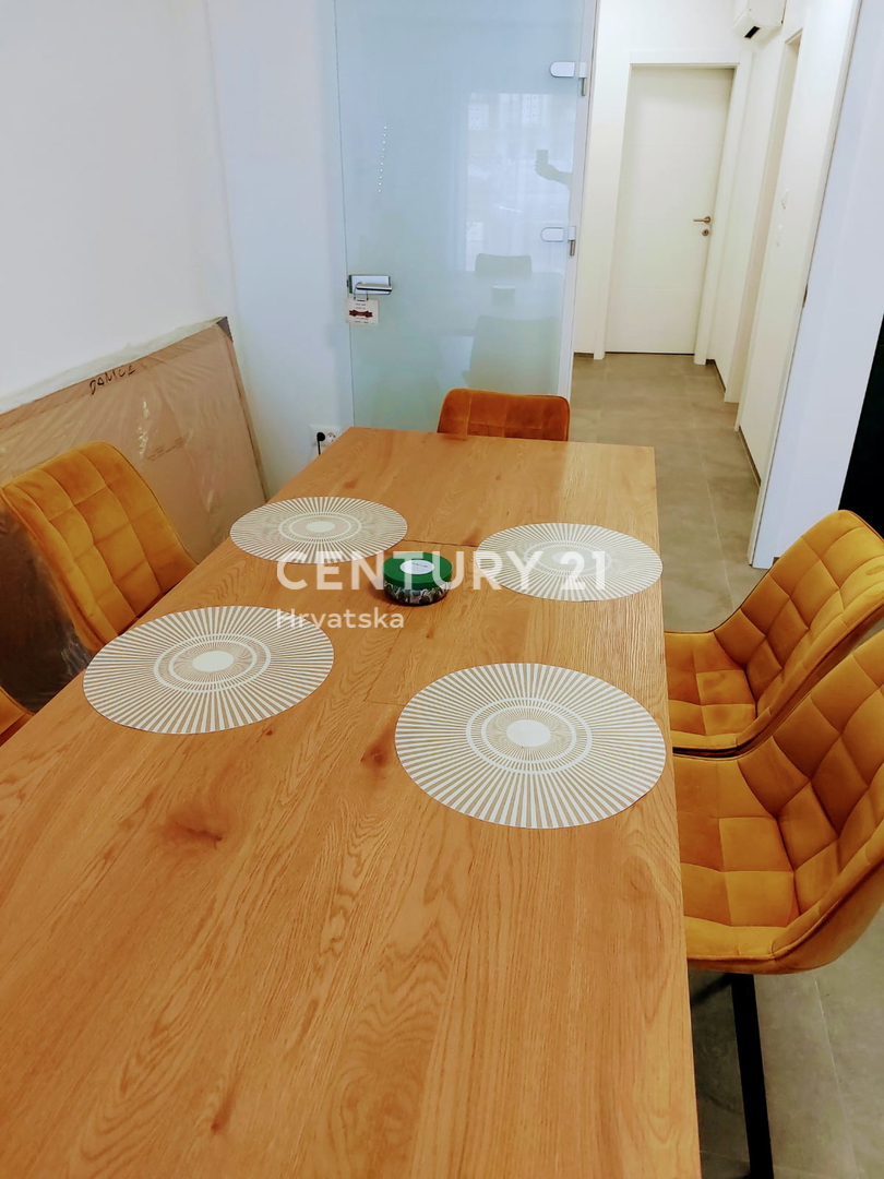 ISTRA, FUNTANA, PRODAJA LEPEGA TROSOBNEGA STANOVANJA V PRIZEMLJU