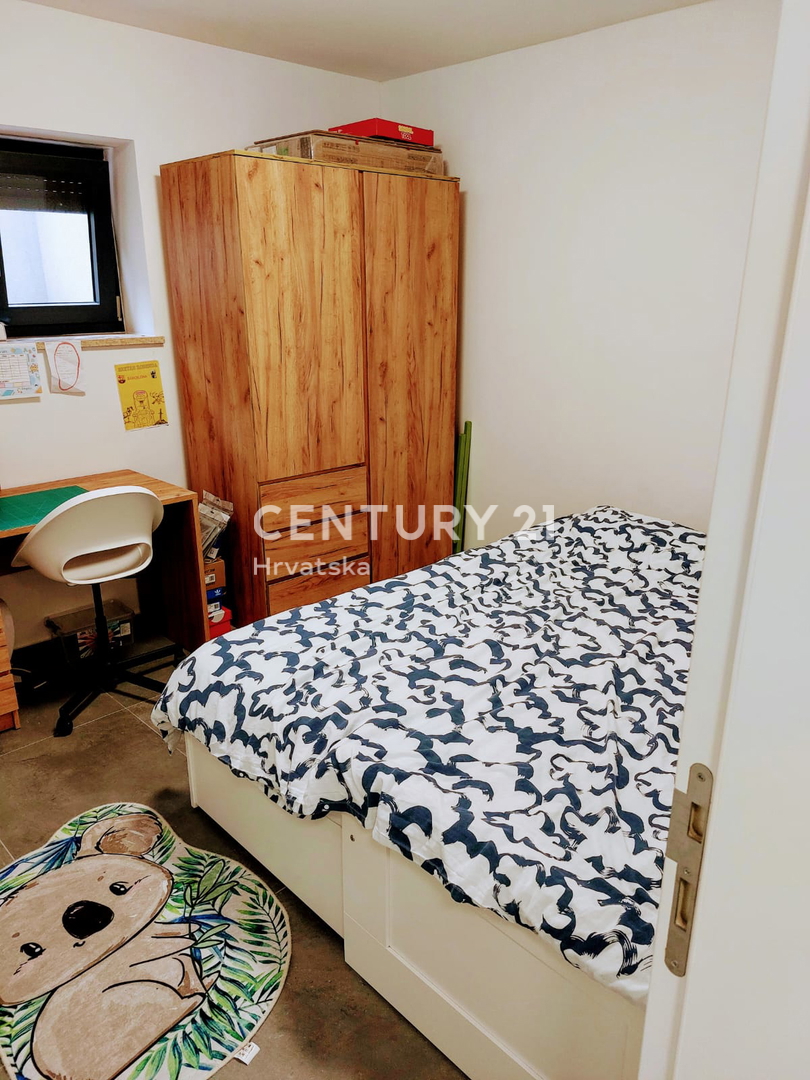 ISTRA, FUNTANA, PRODAJA LEPEGA TROSOBNEGA STANOVANJA V PRIZEMLJU