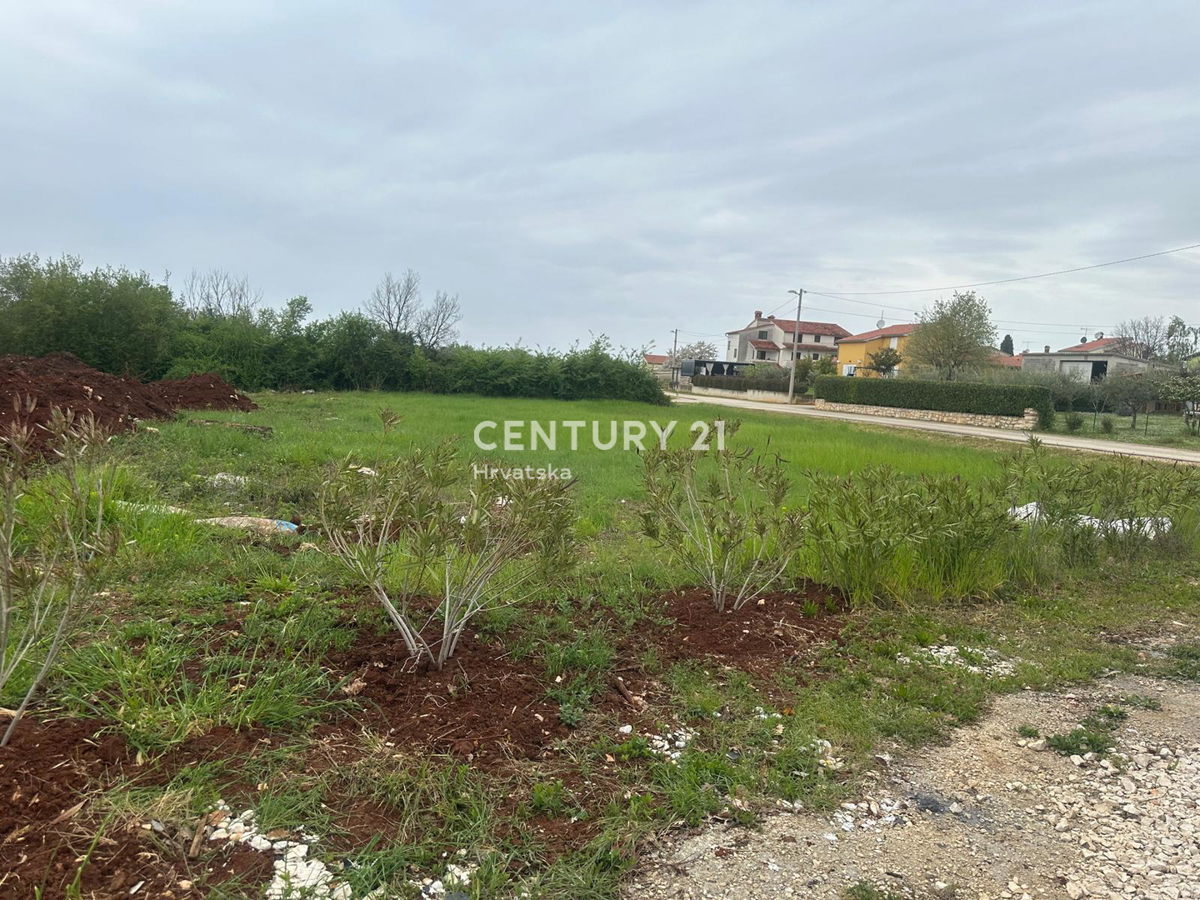 POREČ, PRODAJA SE GRADBENO ZEMLJIŠČE S POGLEDOM NA MORJE