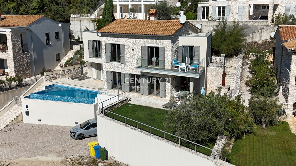 LABIN, ČUDOVITA KAMNITA HIŠA Z ODPRTIM POGLEDOM NA MORJE