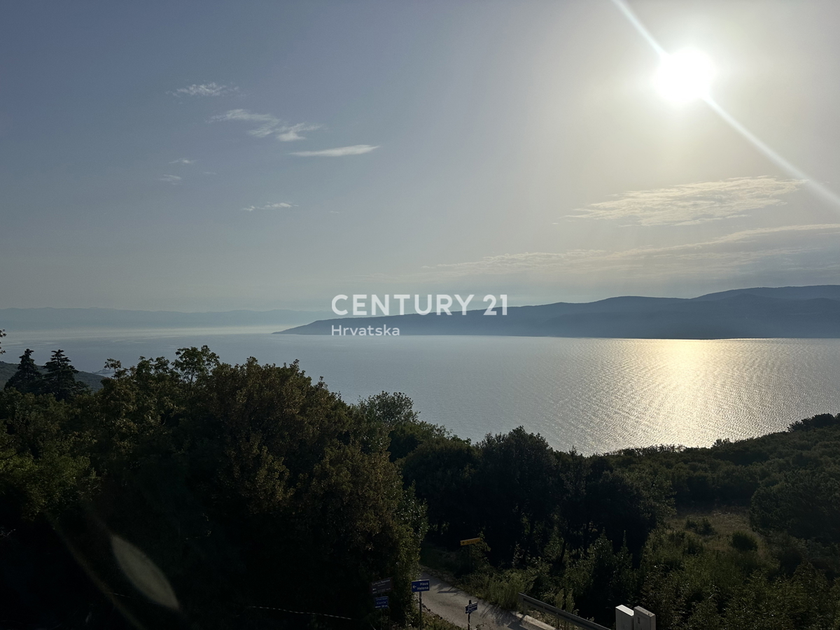 LABIN, LUKSUZNA STANOVANJA Z ODPRTIM POGLEDOM NA MORJE