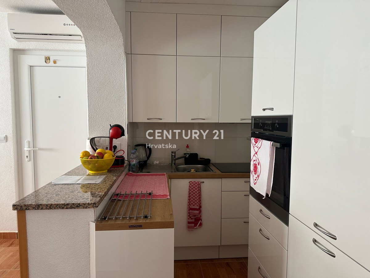 BARBARIGA, PRODAJA TROSOBNEGA STANOVANJA V 1. NADSTROPJU